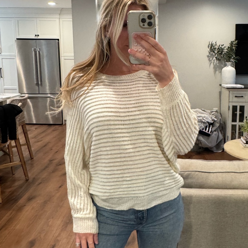 Altar’d state sweater XS/S